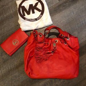Michael Kors Camden Shoulder Handbag